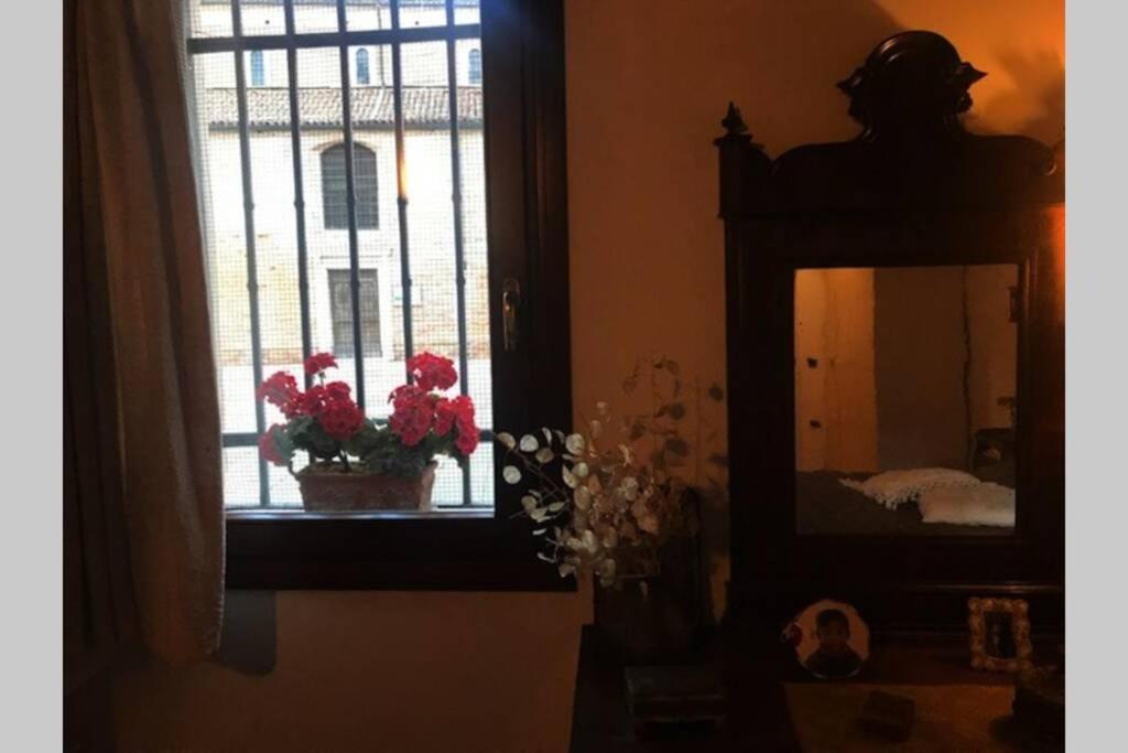 Appartamento Tipico Con Corte Privata Венеция Экстерьер фото