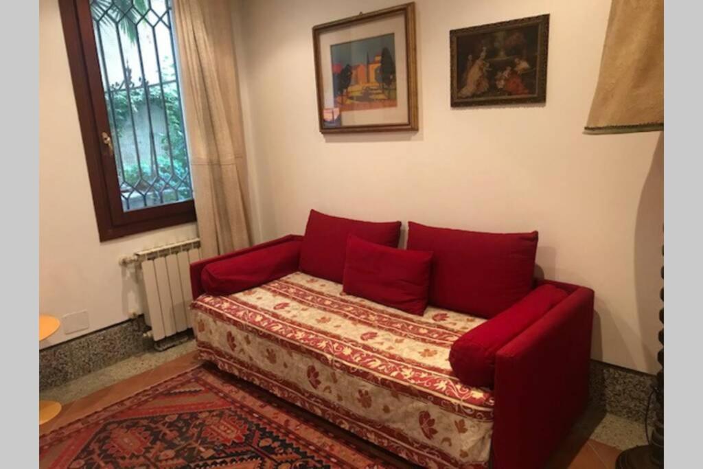 Appartamento Tipico Con Corte Privata Венеция Экстерьер фото