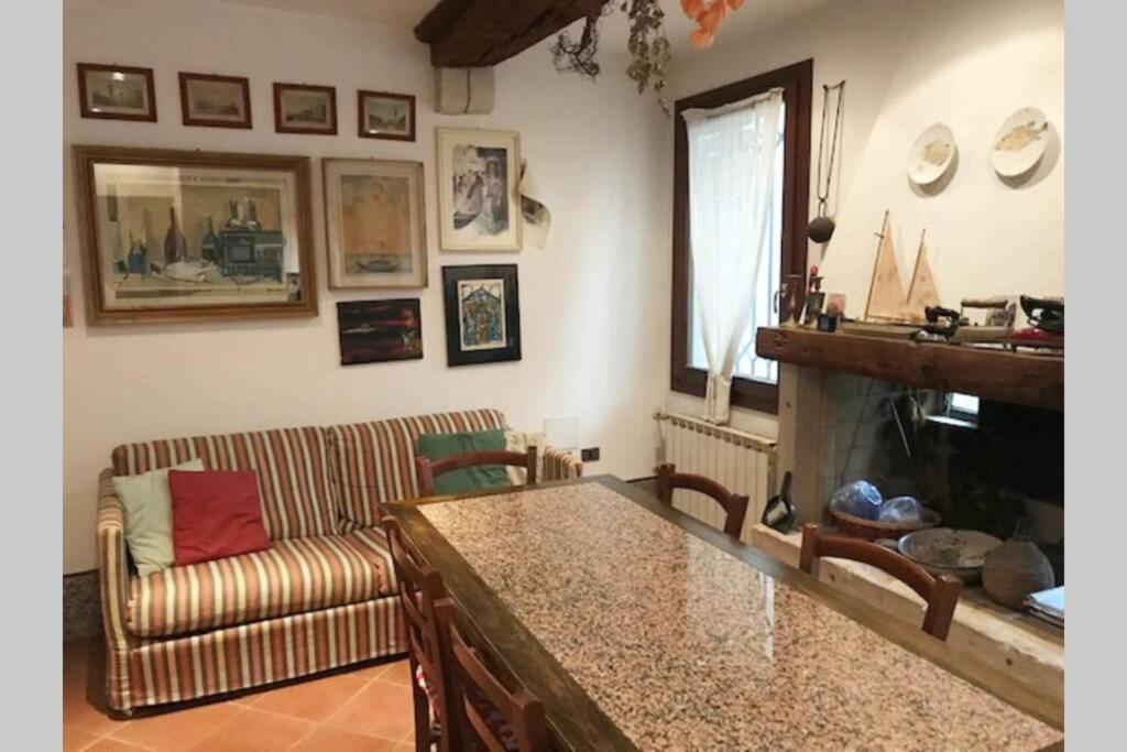 Appartamento Tipico Con Corte Privata Венеция Экстерьер фото